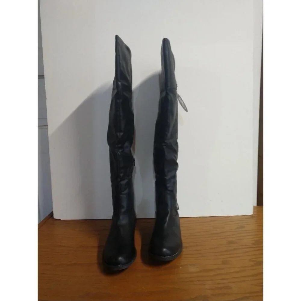 Knee-High Black Leather American Rag AADARRAP Boots 9.5M With Buckle Accents & Z